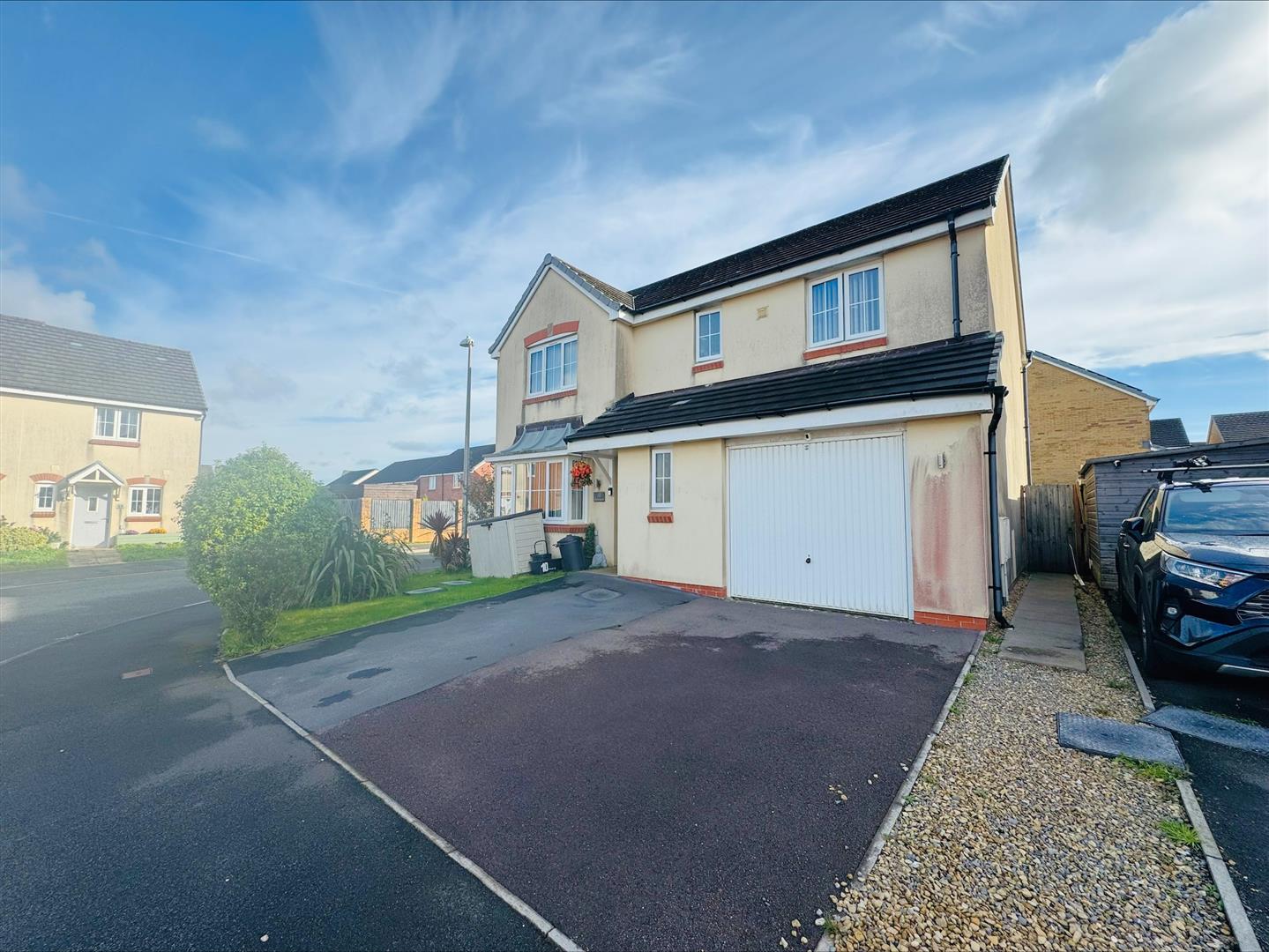 Heol Waungron, Carway, Kidwelly, SA17 4HY